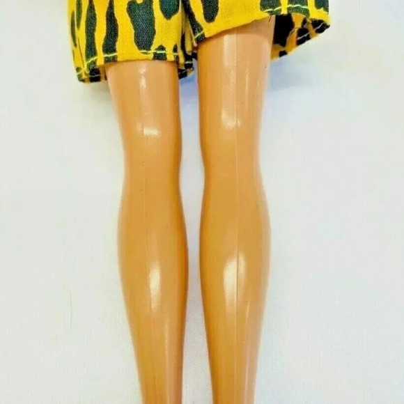 MATTEL BARBIE Doll Blond Hair Blue Eyes 2 Piece Outfit 12" Tall Used Free Ship - Picture 6 of 12